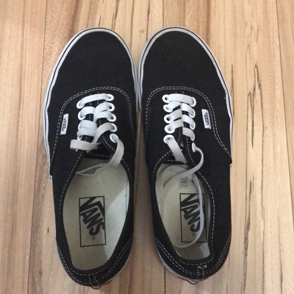 Authentic - black vans